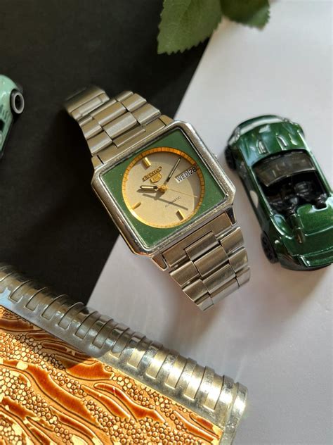 (Super Rare) 1970s Seiko 5 TV Dial (Pre Owned) – watchtopia.in