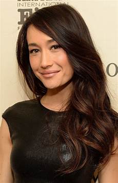 With Brown Hair by 25 Shades Of Brown Hair That Are Anything But Blah Brown With Brown Hair