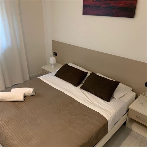 EASY VENICE ROOMS (Province of Venice/Mestre) - Lodge Reviews, Photos ...