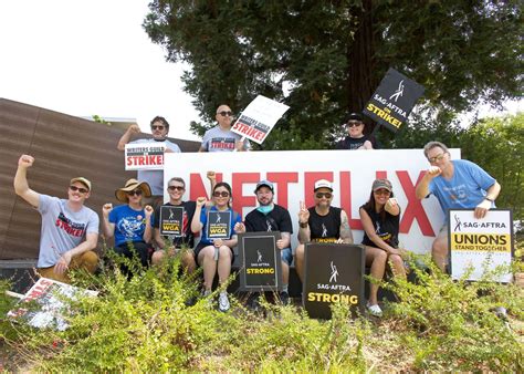 Netflix CEOs Ted Sarandos, Greg Peters Set for $40M 2024 Pay Packages