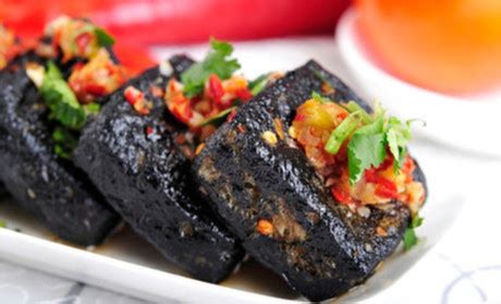【携程美食林】长沙黑色经典臭豆腐(太平街口店)餐馆,黑色经典，说是长沙最知名的小吃也不为过。老长沙臭豆腐，是脍炙人口…