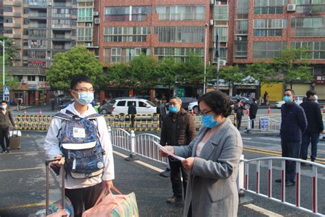 “神兽”归笼：今日，湖南高三初三开学啦！ - 焦点图 - 湖南在线 - 华声在线