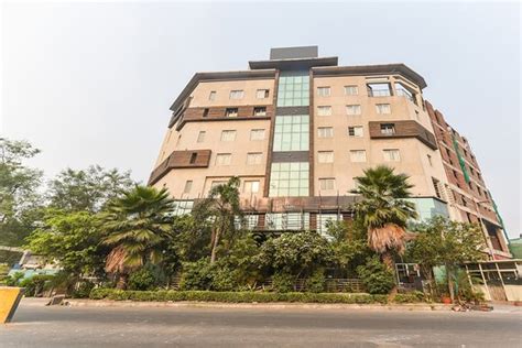 COLLECTION O 30028 GOLF VIEW (Noida) - Hotel Reviews & Photos - Tripadvisor