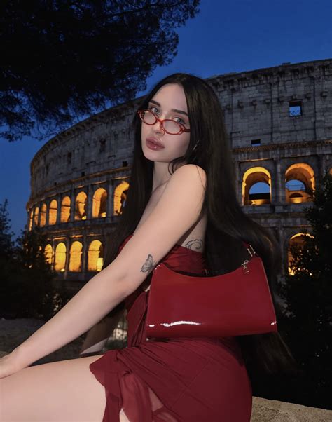 Lola Kinks | Onlyfans - discover new hottest photo & video