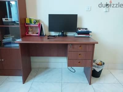 Computer Table with Book Rack Design 的图像结果