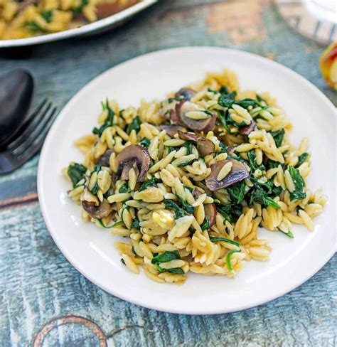 One-Pot Orzo with Mushrooms and Spinach Recipe | SideChef