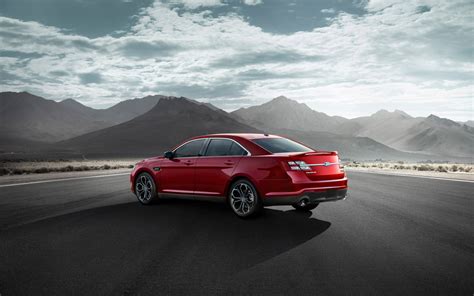 2018 Ford Taurus photos - 2/3 - The Car Guide