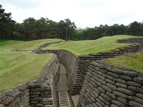 Tour of WW1 and WW2 battlefields: Vimy Ridge - the frontline trenches