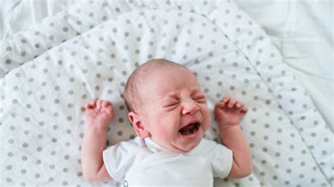 Grunting baby syndrome: Causes, symptoms and is it normal?