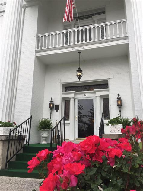 Ligon & Bobo Funeral Home | Lebanon TN