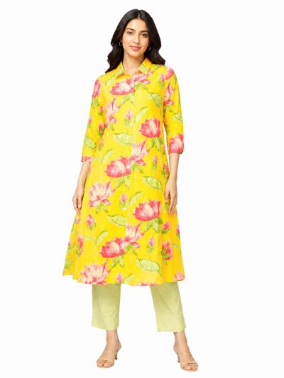 Kanmanie Elegant Floral Printed Kurta Sets for Women | The SCM Silk