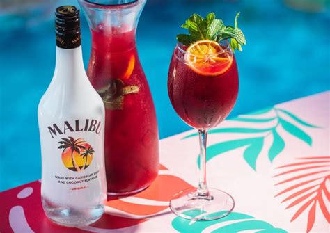 Take a Sip of Paradise with our Cocktail Specials - Revolución de Cuba