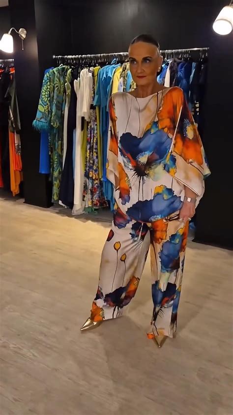 Casual V-neck Cotton and Linen Dress in 2024 | Three quarter sleeve ...