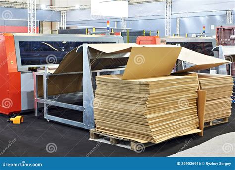 Cardboard Machine 的图像结果