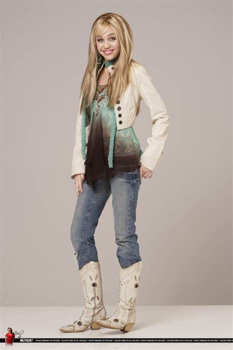 Pin by Sarah Cole on HANNAH MONTANA 💖😭🙌🎤👧👱‍♀️ | Hannah montana outfits ...