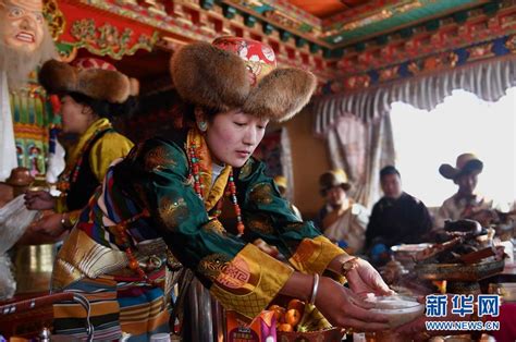 西藏日喀则：载歌载舞迎新年-国际在线