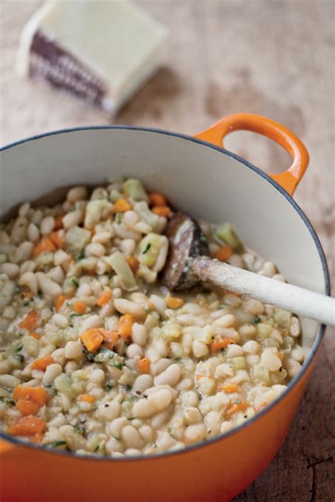 Ina Garten's Hearty Tuscan White Beans Recipe for Soul Comfort - Worth ...