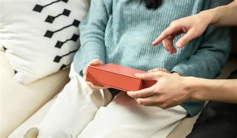 不过节送什么礼物最新素材