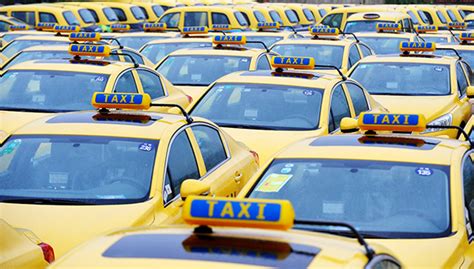 南京出租车罢运 不堪忍受每个月7000元的“份子钱”|界面新闻 · 天下