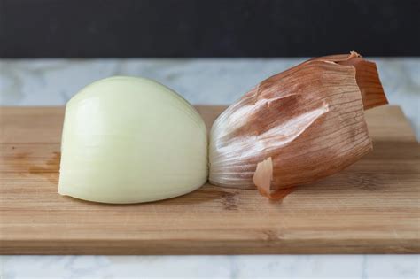 Dice an Onion Faster by Using Its Root as a Handle « Food Hacks ...