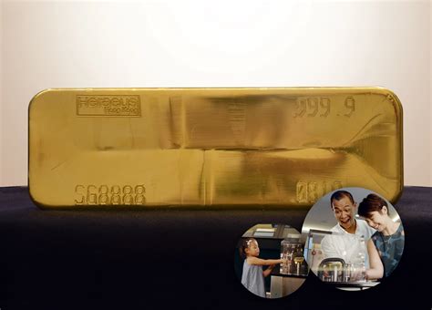 BullionStar's 400 oz Gold Bullion Bar Exhibit in Singapore