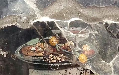 'Pizza' painting found in ancient Roman ruins of Pompeii | Reuters