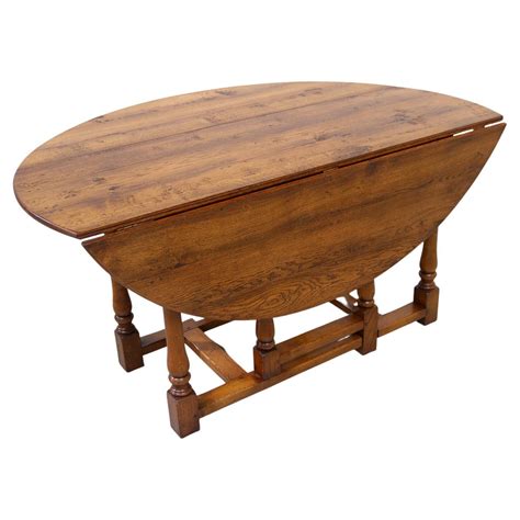 Large 18th Century English Oak Oval Gateleg Dining Table at 1stDibs