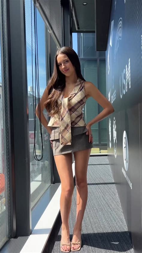 Olivia Rodrigo's feet