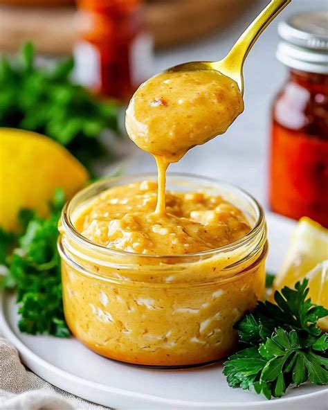 The Best Spicy Sriracha Mayo Sauce Recipe - LazyDayRecipes