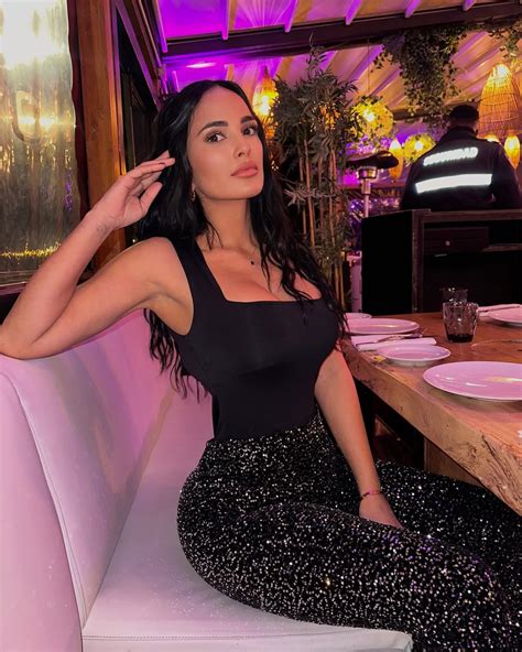 Así es Claudia Bavel, la modelo de OnlyFans que relacionan con Casillas y acude hoy a '¡De Viernes!'