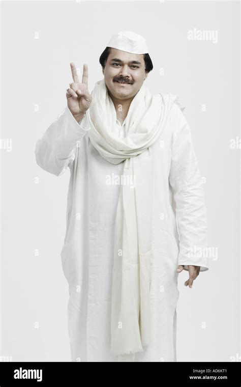 Politician Doing Peace Sign 的图像结果