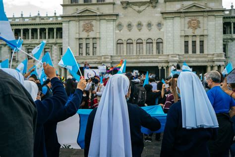 Top 20 Most Famous People from Guatemala - Discover Walks Blog