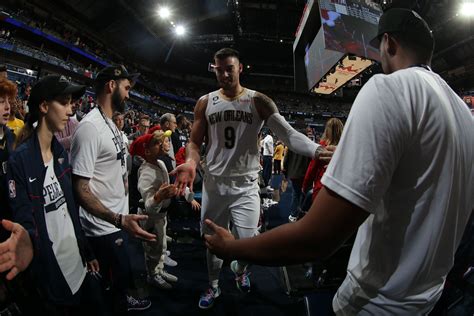 Photos: Pelicans vs. Spurs | Fans and Entertainment 12/22/22 Photo ...
