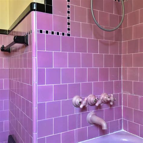 Purple Bathroom Tile Ideas - 9 ways to give your bathroom a regal look