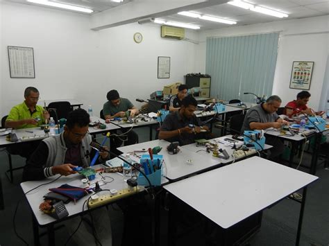 Basic Electronics Training Course 的图像结果