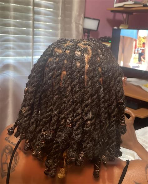 Two strands + loc extensions . . . #insvisiblelocs #islandtwist #twists ...