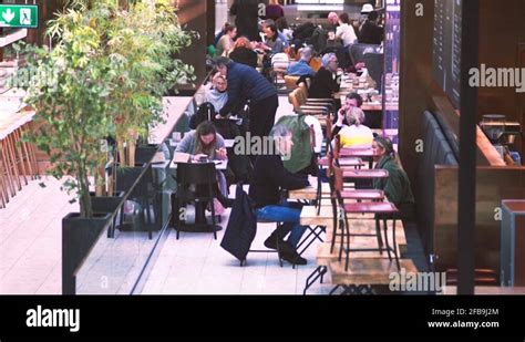 Restaurant Eating 的图像结果