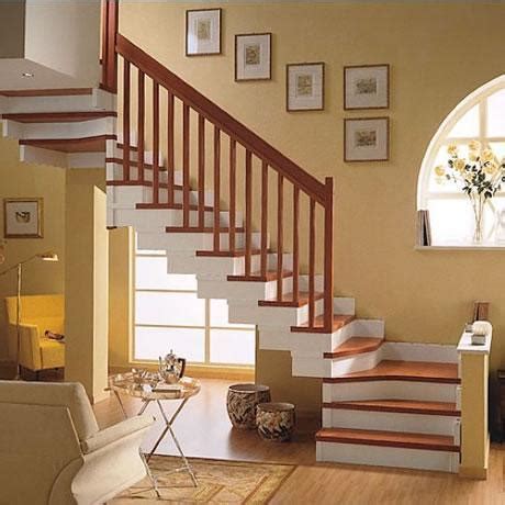 欧式家装二层楼室内楼梯图片 – 设计本装修效果图