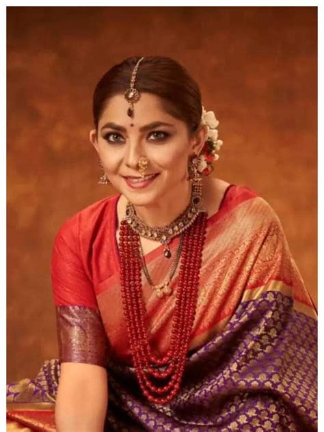 Sonalee Kulkarni's Best Ethnic Looks | Times of India