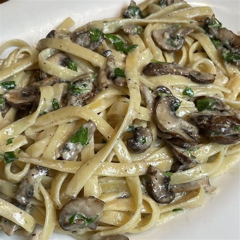 Pasta with black truffle cream sauce – Artofit