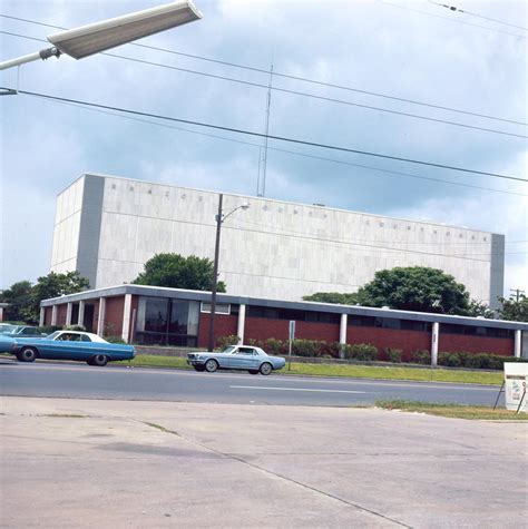 [Brazos County Courthouse in Bryan, TX] - UNT Digital Library