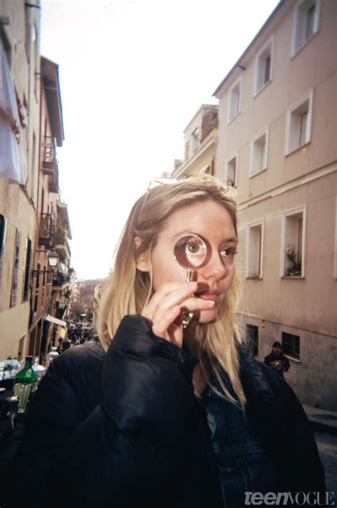 Dora Jar on Touring With Gracie Abrams, Gratitude After Fan Petition ...