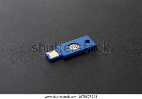 Security Key for Computer 的图像结果