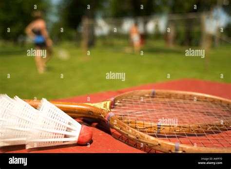 Playing Badminton 的图像结果