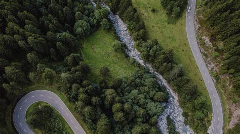 Chicago to Detroit - 8 ways to travel via train, bus, car, subway, and ...