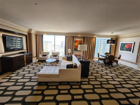 Photo room tour - Bellagio Penthouse Suite : r/vegas