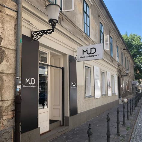 Explore Best Makeup Schools Near Me - Make-up Designory (MUD) International