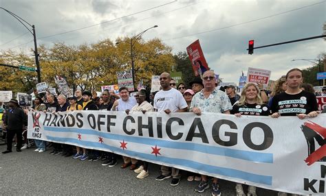 Thousands flood Chicago's 'No Kings' protest amid ICE raids - Axios Chicago