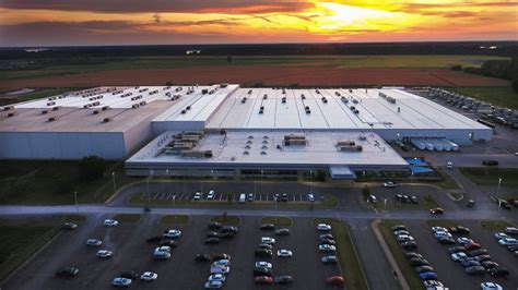 Memphis woman launches petition to 'push' Elon Musk's xAI out of city