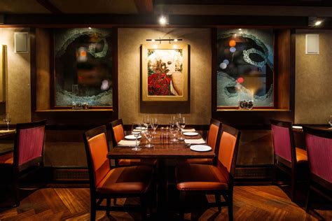 North Square Restaurant & Lounge | Manhattan, NY 10011